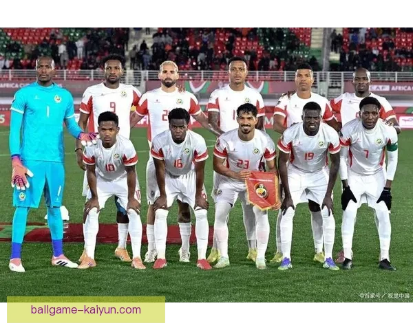 足球注重防守，球队整体表现稳健，防守策略愈加成熟